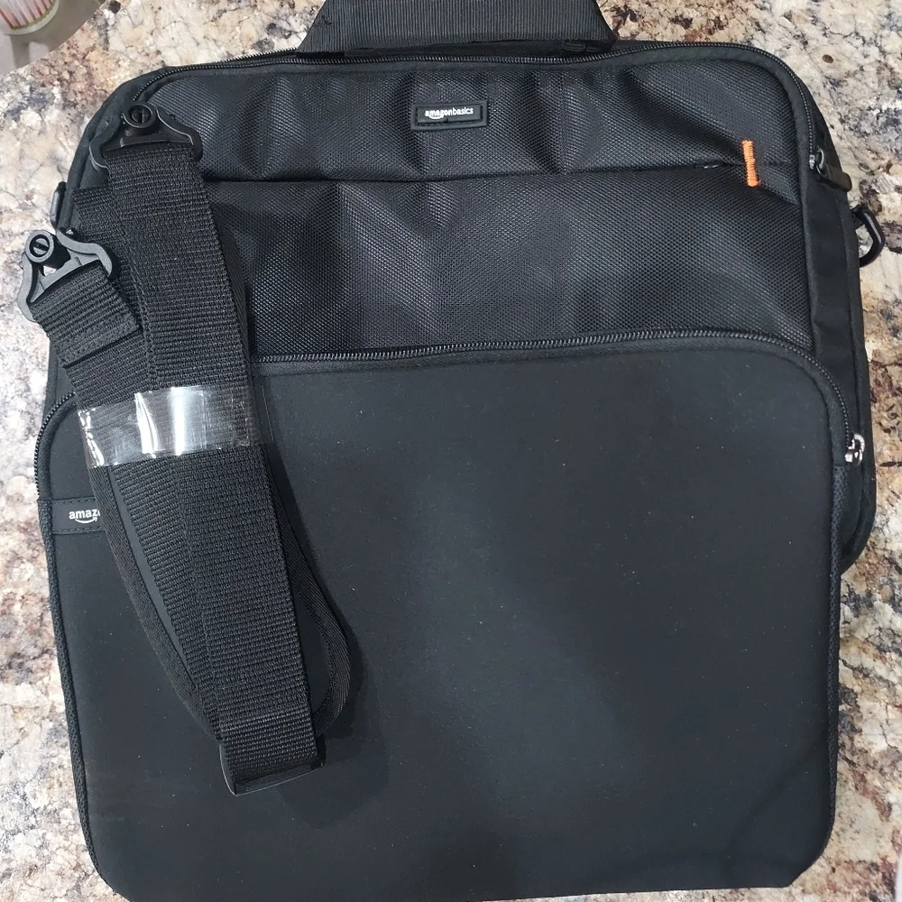 Laptop carry case